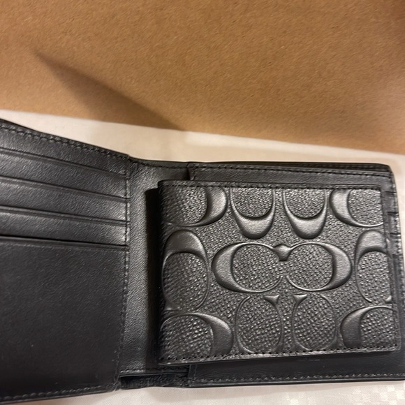Coach Men’s Wallet 3-in-1 Black Leather Embossed. COACH box, bag, & sticker seal - Picture 9 of 11